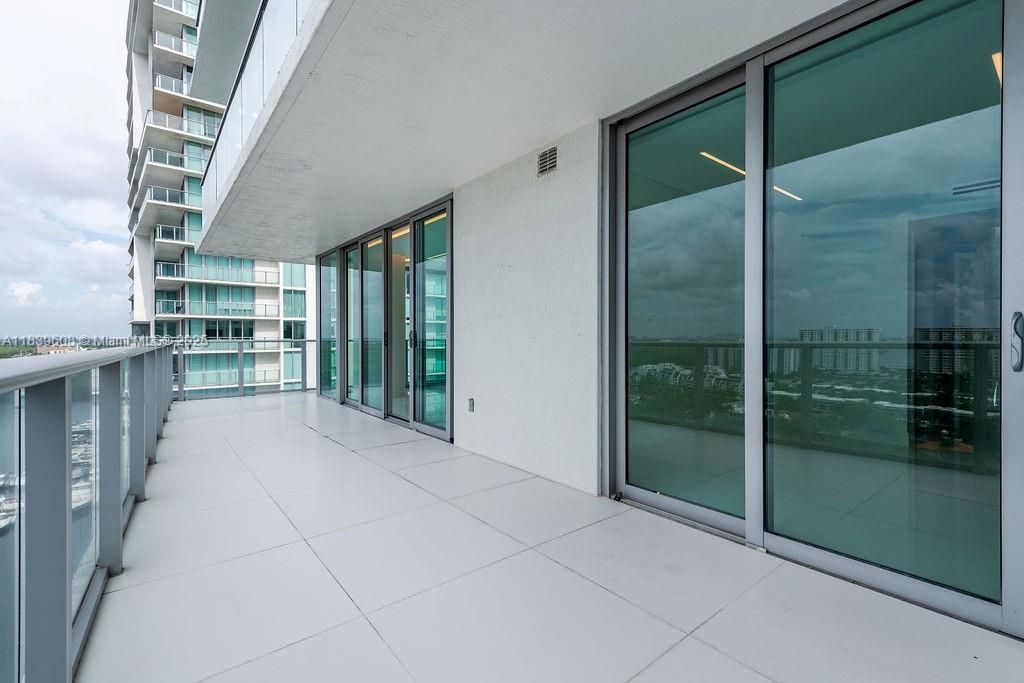 For Sale: $1,850,000 (3 beds, 3 baths, 1892 Square Feet)