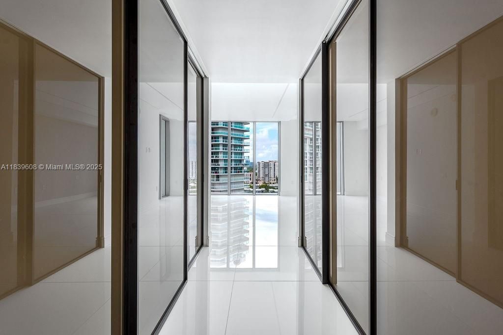 For Sale: $1,850,000 (3 beds, 3 baths, 1892 Square Feet)