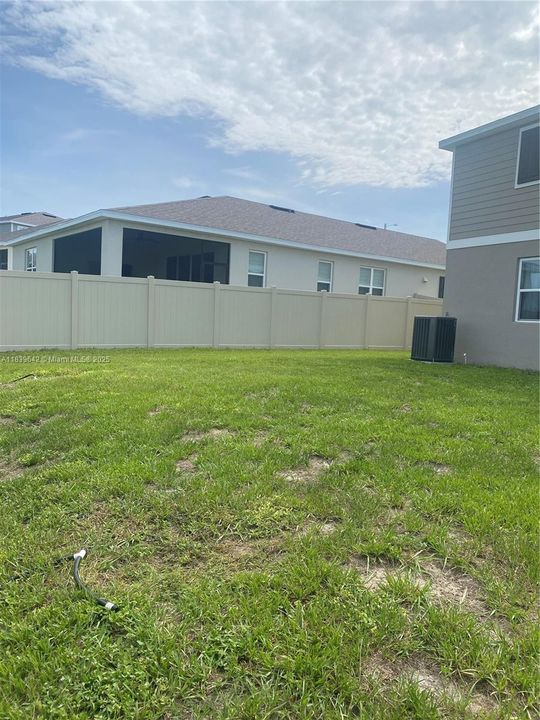 待售: $499,000 (5 贝兹, 3 浴室, 2800 平方英尺)