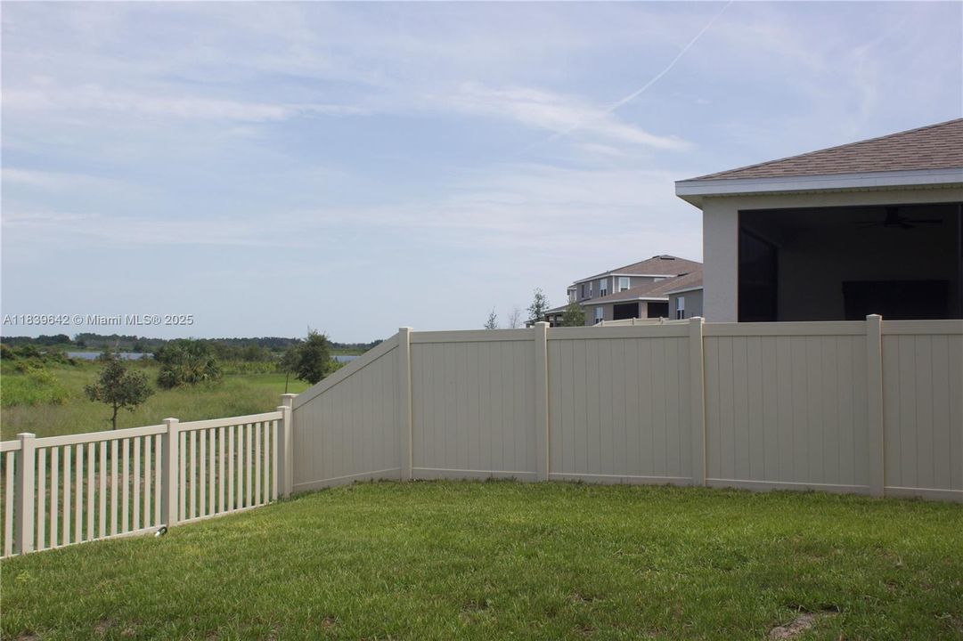 待售: $499,000 (5 贝兹, 3 浴室, 2800 平方英尺)