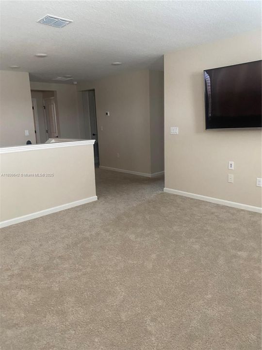 待售: $499,000 (5 贝兹, 3 浴室, 2800 平方英尺)