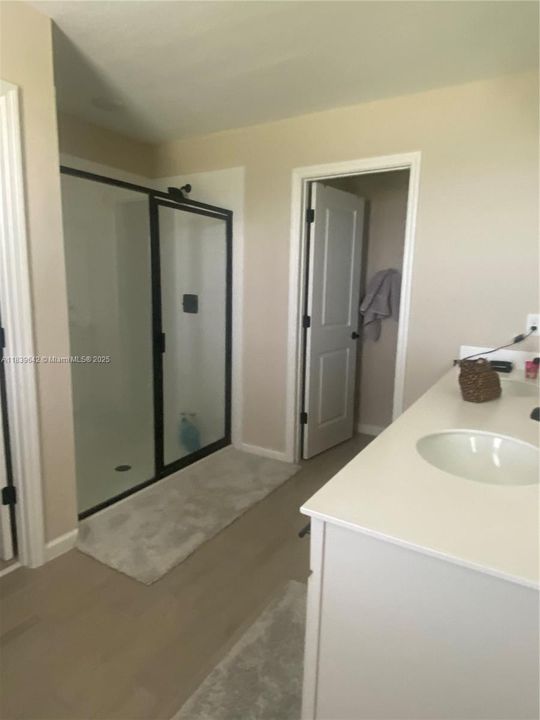 待售: $499,000 (5 贝兹, 3 浴室, 2800 平方英尺)