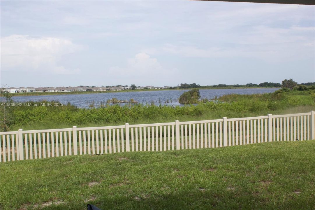 待售: $499,000 (5 贝兹, 3 浴室, 2800 平方英尺)