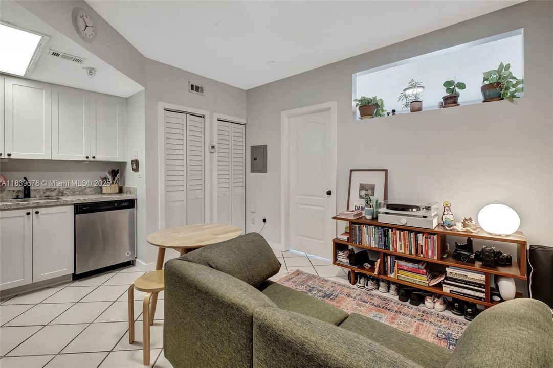 Vendido Recientemente: $269,000 (1 camas, 1 baños, 362 Pies cuadrados)