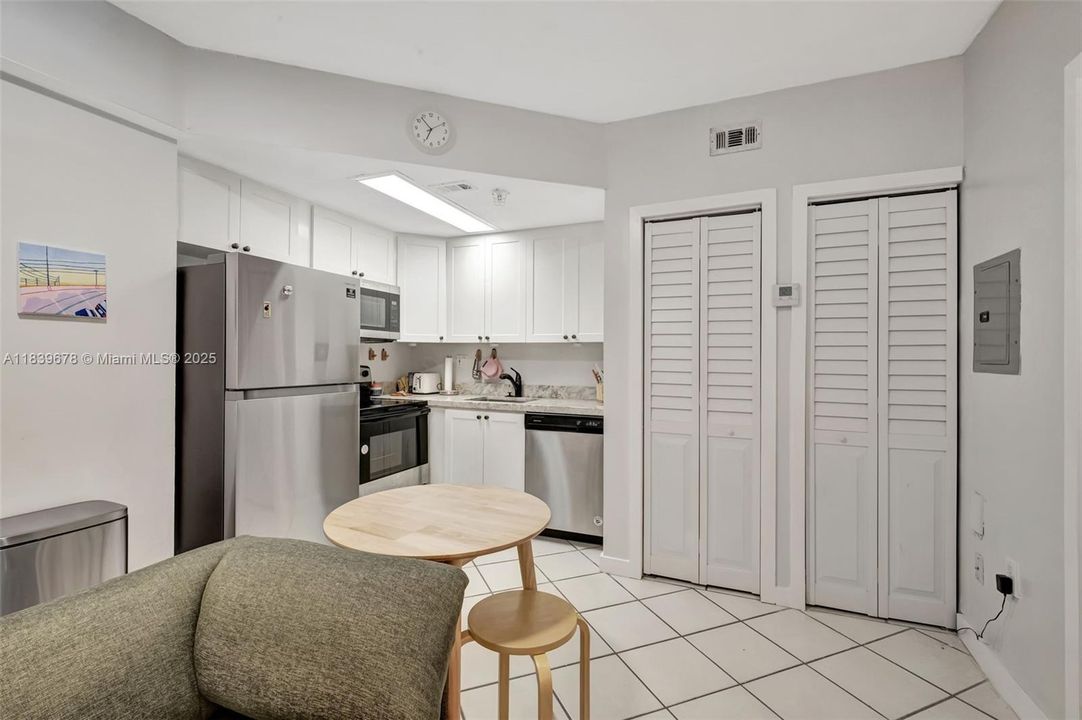 Vendido Recientemente: $269,000 (1 camas, 1 baños, 362 Pies cuadrados)