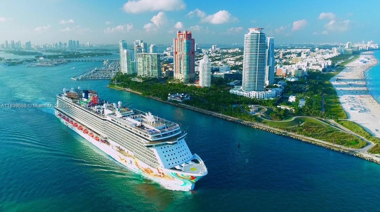 待售: $2,595,000 (3 贝兹, 2 浴室, 2340 平方英尺)