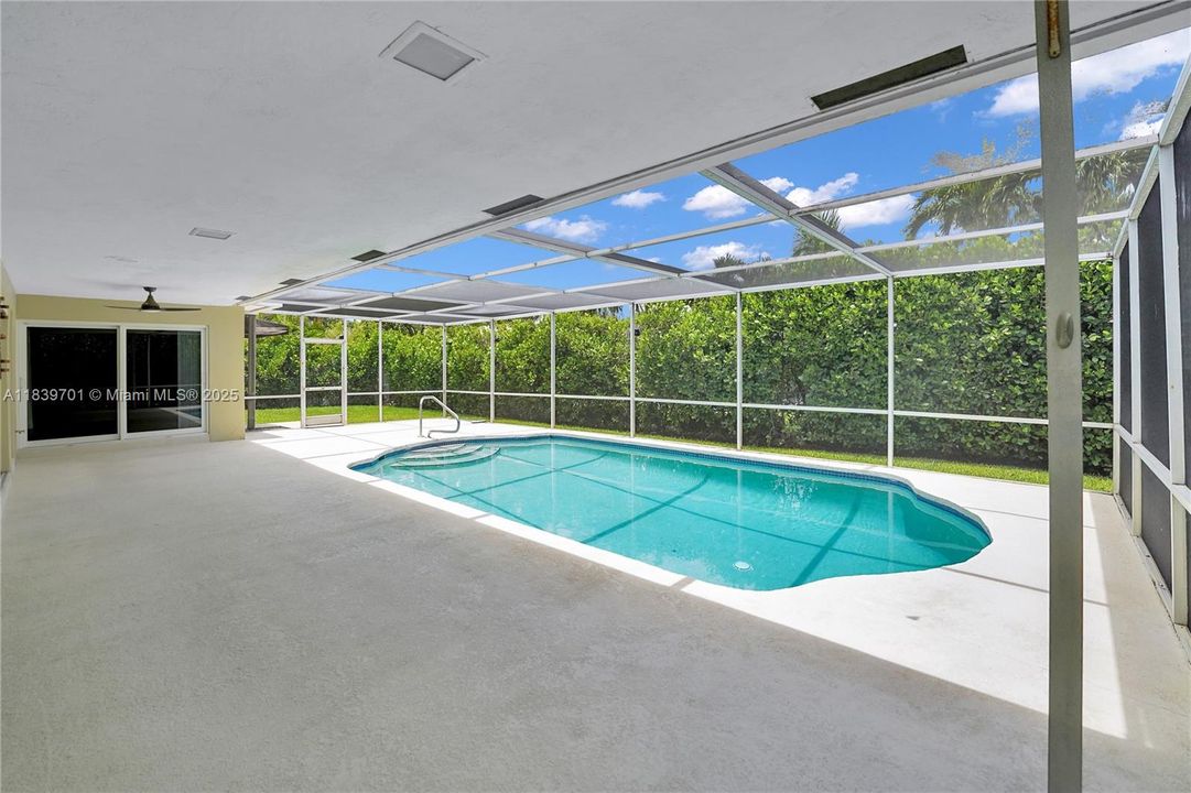 Recently Rented: $10,900 (4 beds, 3 baths, 2434 Square Feet)