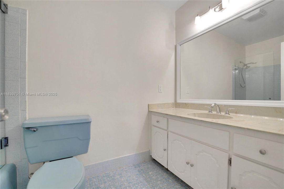 Recently Rented: $10,900 (4 beds, 3 baths, 2434 Square Feet)