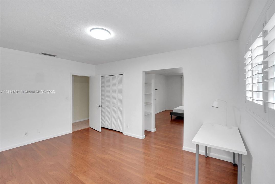 Recently Rented: $10,900 (4 beds, 3 baths, 2434 Square Feet)