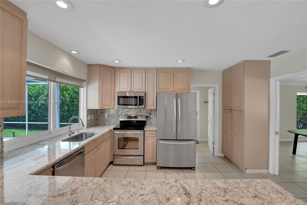 Recently Rented: $10,900 (4 beds, 3 baths, 2434 Square Feet)