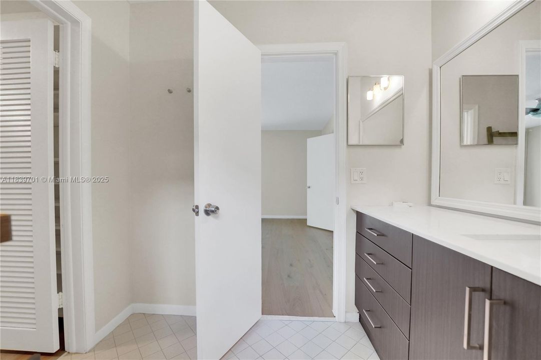 Recently Rented: $10,900 (4 beds, 3 baths, 2434 Square Feet)