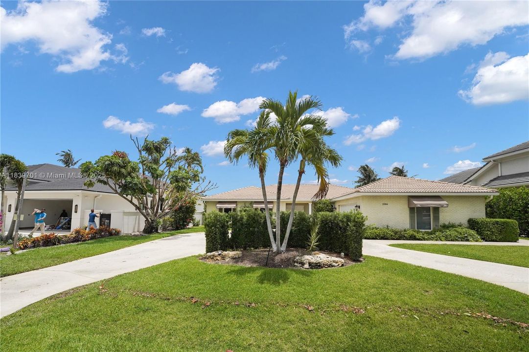 Recently Rented: $10,900 (4 beds, 3 baths, 2434 Square Feet)