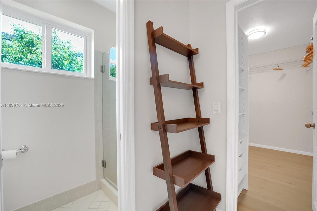 Recently Rented: $10,900 (4 beds, 3 baths, 2434 Square Feet)