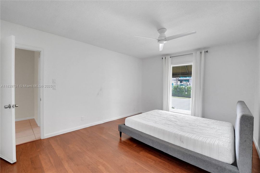 Recently Rented: $10,900 (4 beds, 3 baths, 2434 Square Feet)