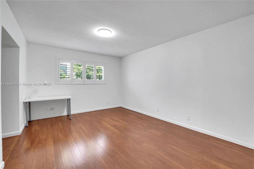 Recently Rented: $10,900 (4 beds, 3 baths, 2434 Square Feet)