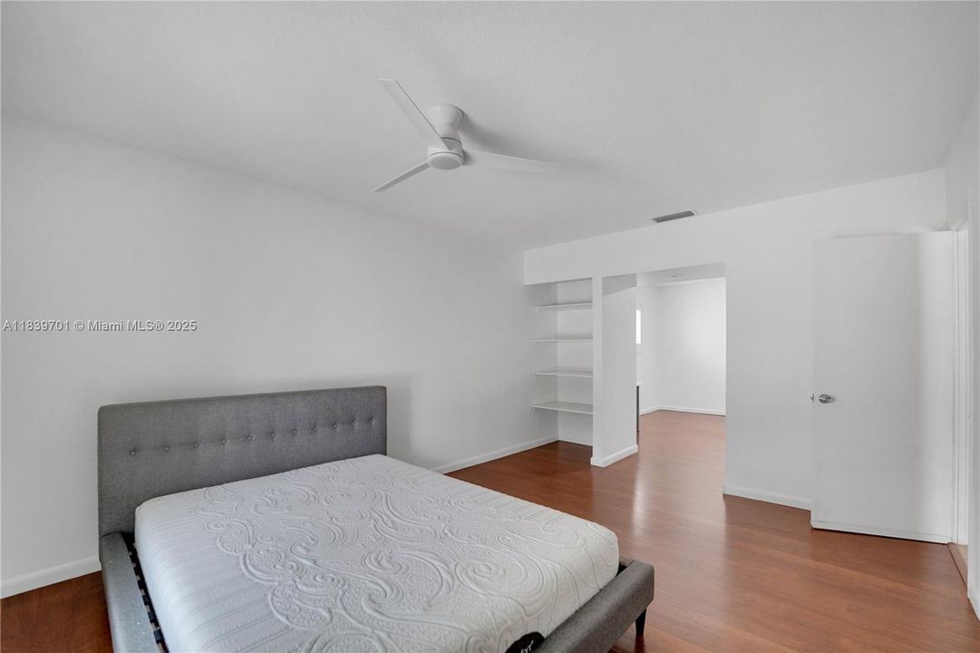 Recently Rented: $10,900 (4 beds, 3 baths, 2434 Square Feet)