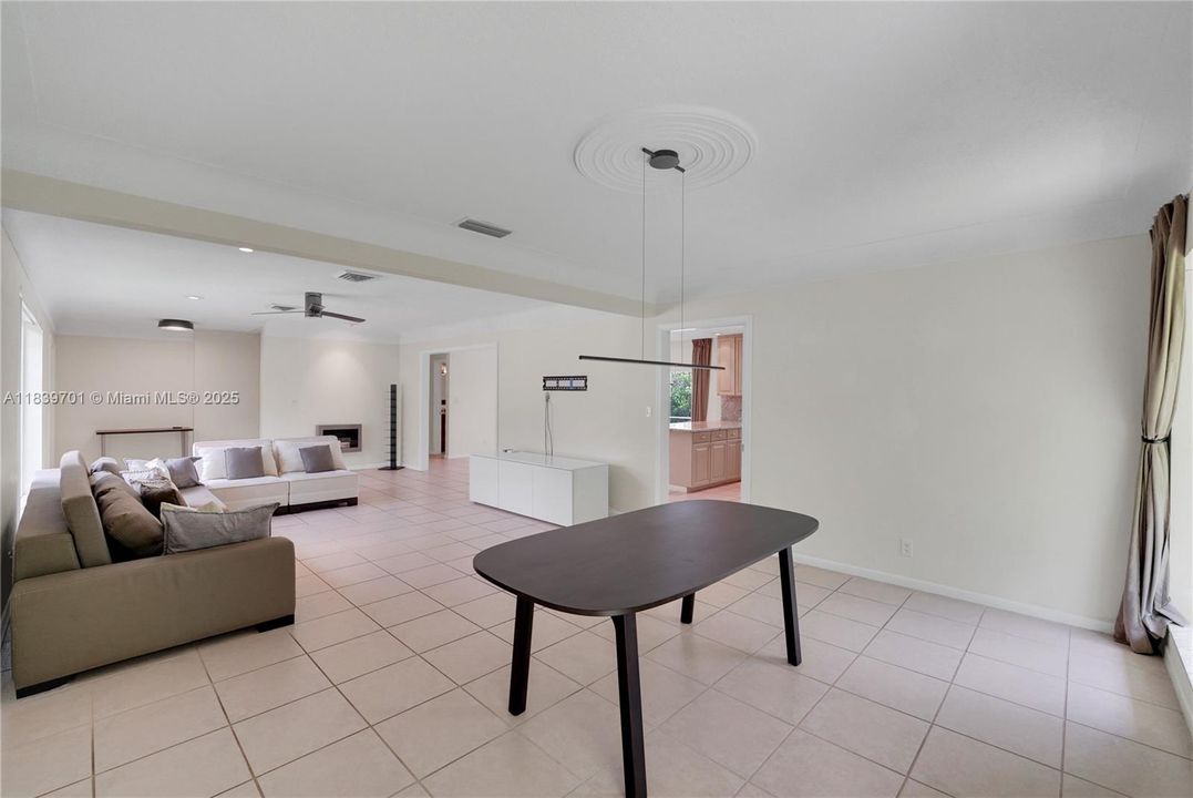 Recently Rented: $10,900 (4 beds, 3 baths, 2434 Square Feet)