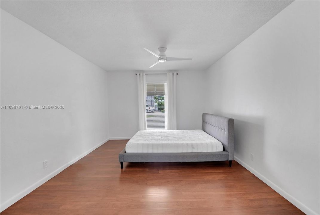 Recently Rented: $10,900 (4 beds, 3 baths, 2434 Square Feet)