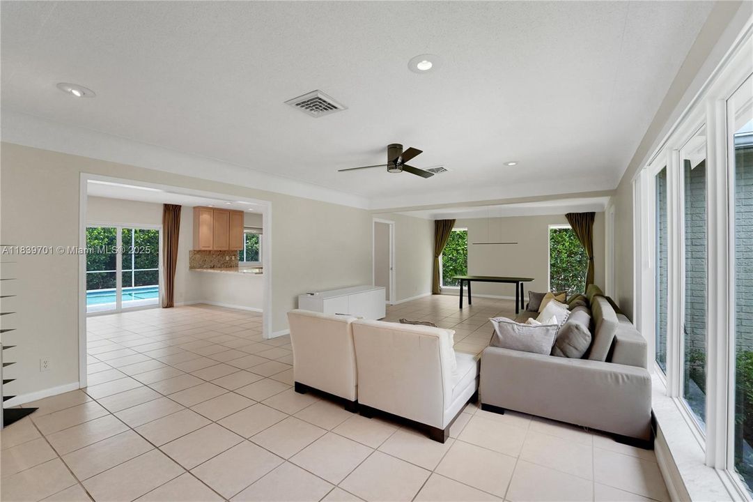 Recently Rented: $10,900 (4 beds, 3 baths, 2434 Square Feet)