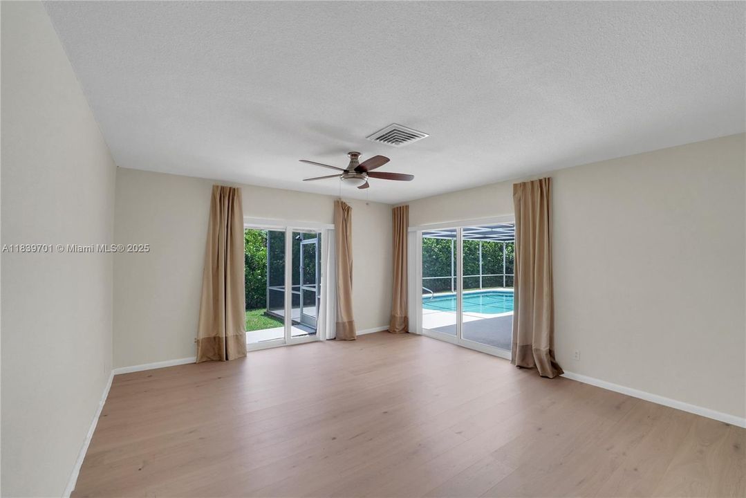 Recently Rented: $10,900 (4 beds, 3 baths, 2434 Square Feet)