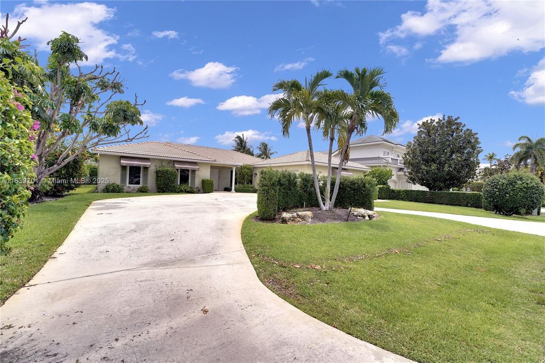 Recently Rented: $10,900 (4 beds, 3 baths, 2434 Square Feet)