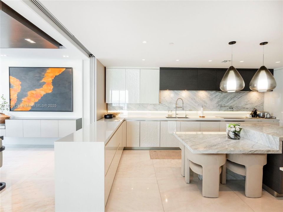 Active With Contract: $5,250,000 (3 beds, 5 baths, 4054 Square Feet)