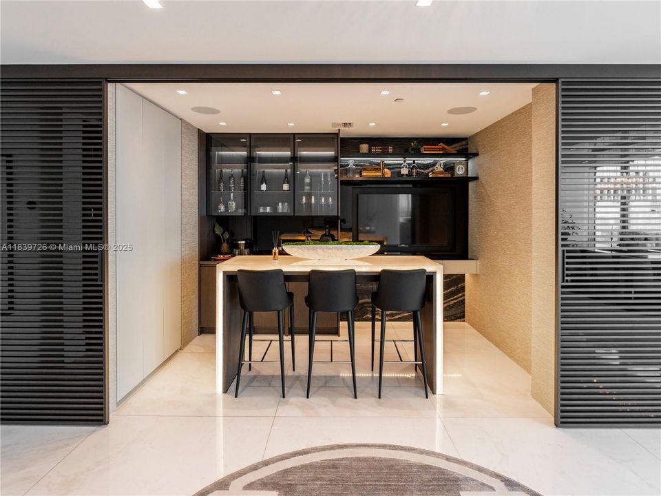 Active With Contract: $5,250,000 (3 beds, 5 baths, 4054 Square Feet)