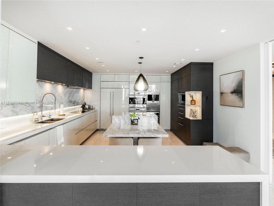 Active With Contract: $5,250,000 (3 beds, 5 baths, 4054 Square Feet)