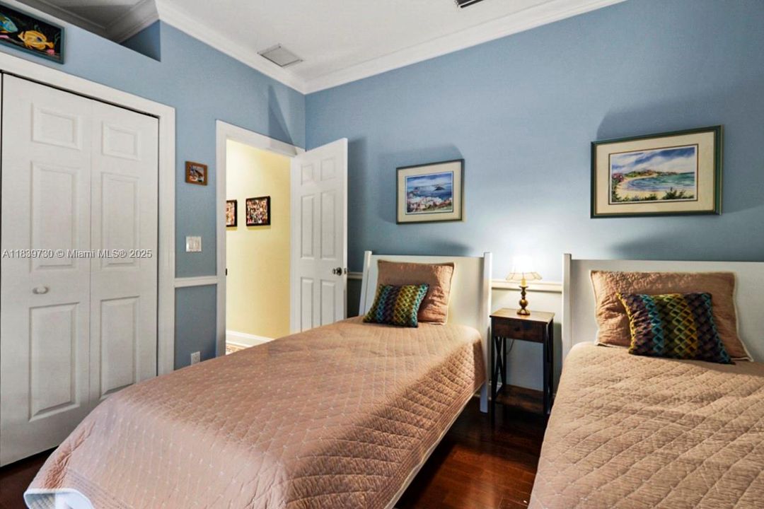 Recently Sold: $1,200,000 (3 beds, 2 baths, 2246 Square Feet)