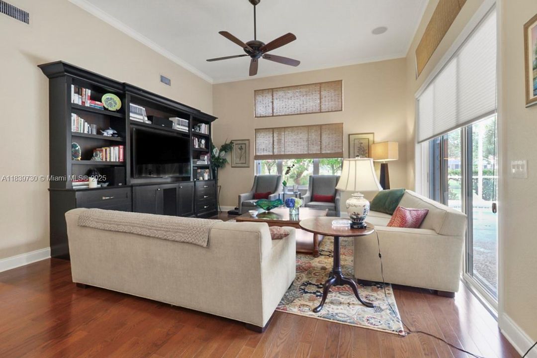 Recently Sold: $1,200,000 (3 beds, 2 baths, 2246 Square Feet)