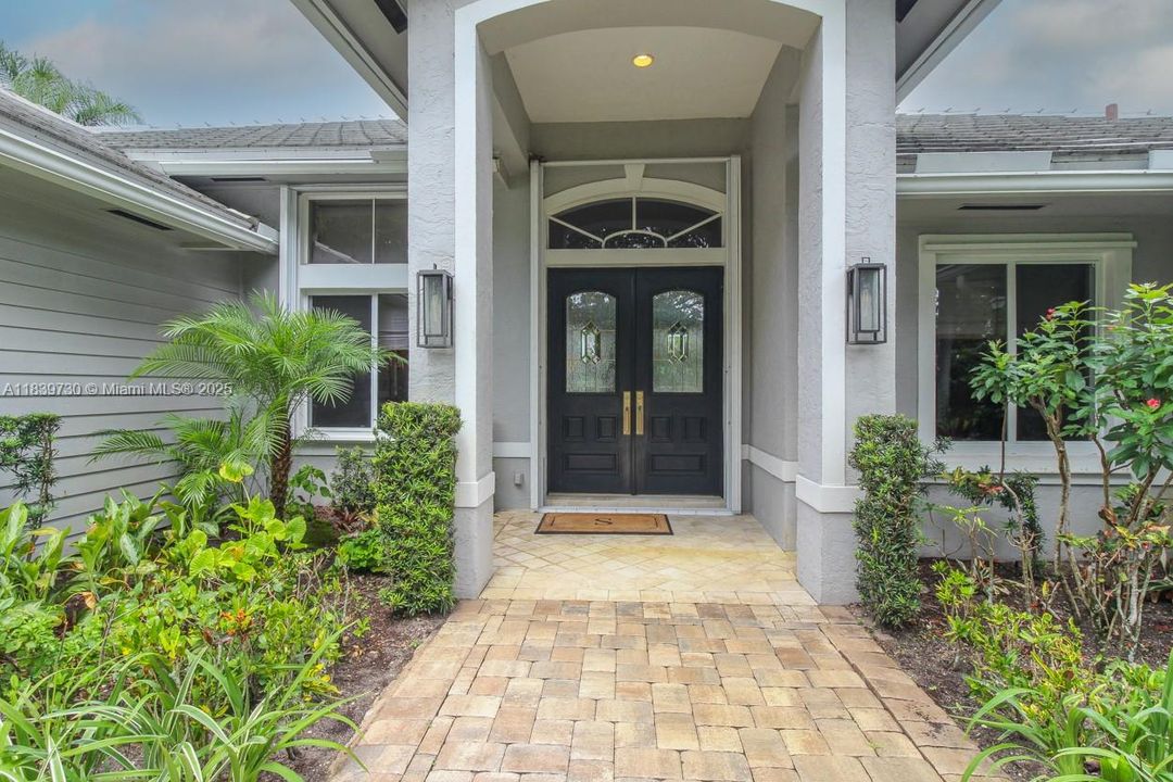 Recently Sold: $1,200,000 (3 beds, 2 baths, 2246 Square Feet)