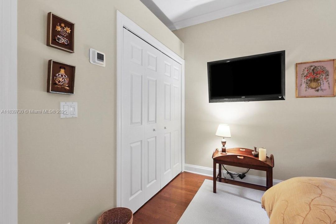 Recently Sold: $1,200,000 (3 beds, 2 baths, 2246 Square Feet)