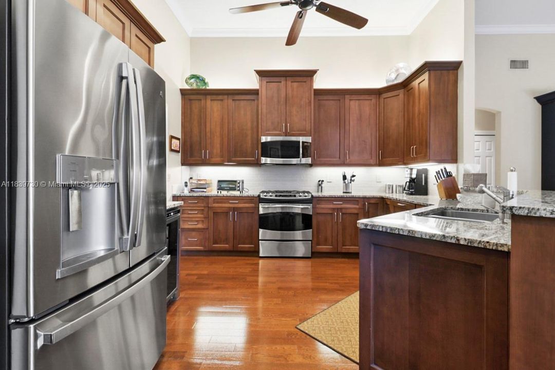 Recently Sold: $1,200,000 (3 beds, 2 baths, 2246 Square Feet)