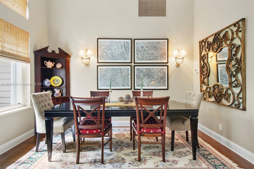 Recently Sold: $1,200,000 (3 beds, 2 baths, 2246 Square Feet)