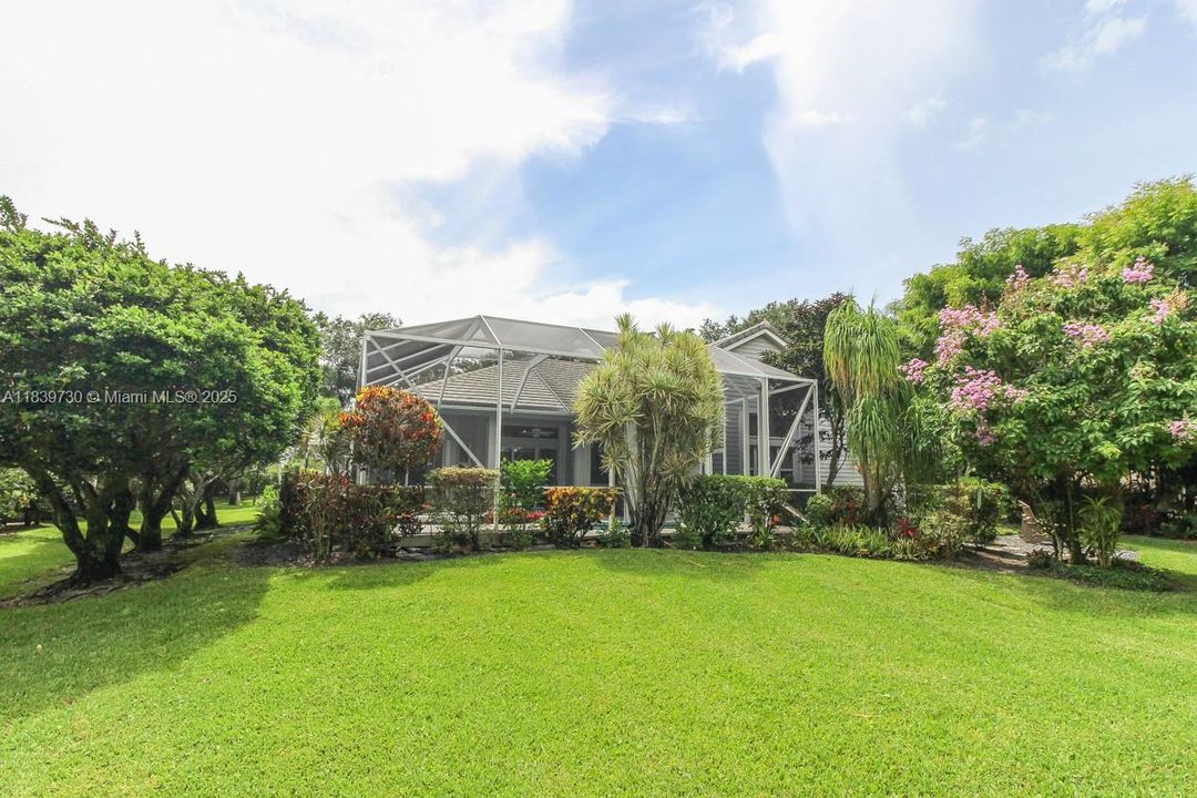 Recently Sold: $1,200,000 (3 beds, 2 baths, 2246 Square Feet)