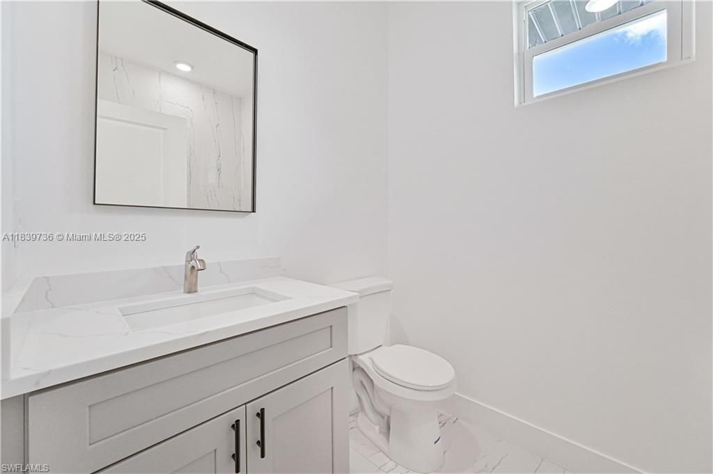 En Venta: $349,000 (4 camas, 2 baños, 0 Pies cuadrados)