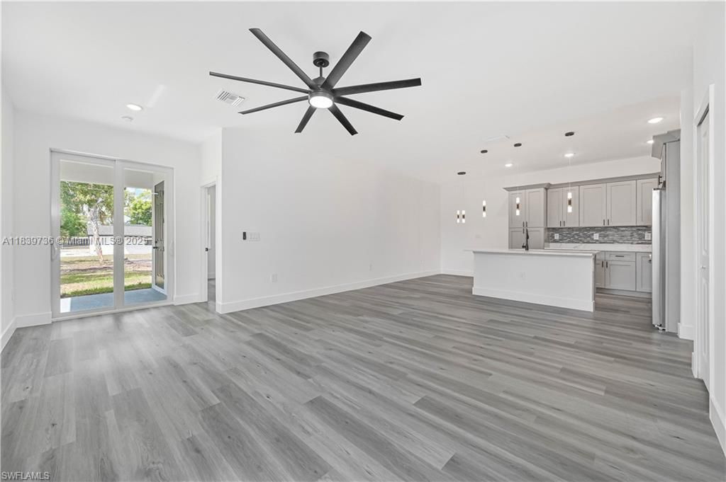 En Venta: $349,000 (4 camas, 2 baños, 0 Pies cuadrados)