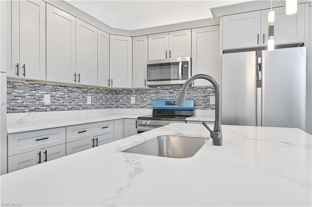 En Venta: $349,000 (4 camas, 2 baños, 0 Pies cuadrados)