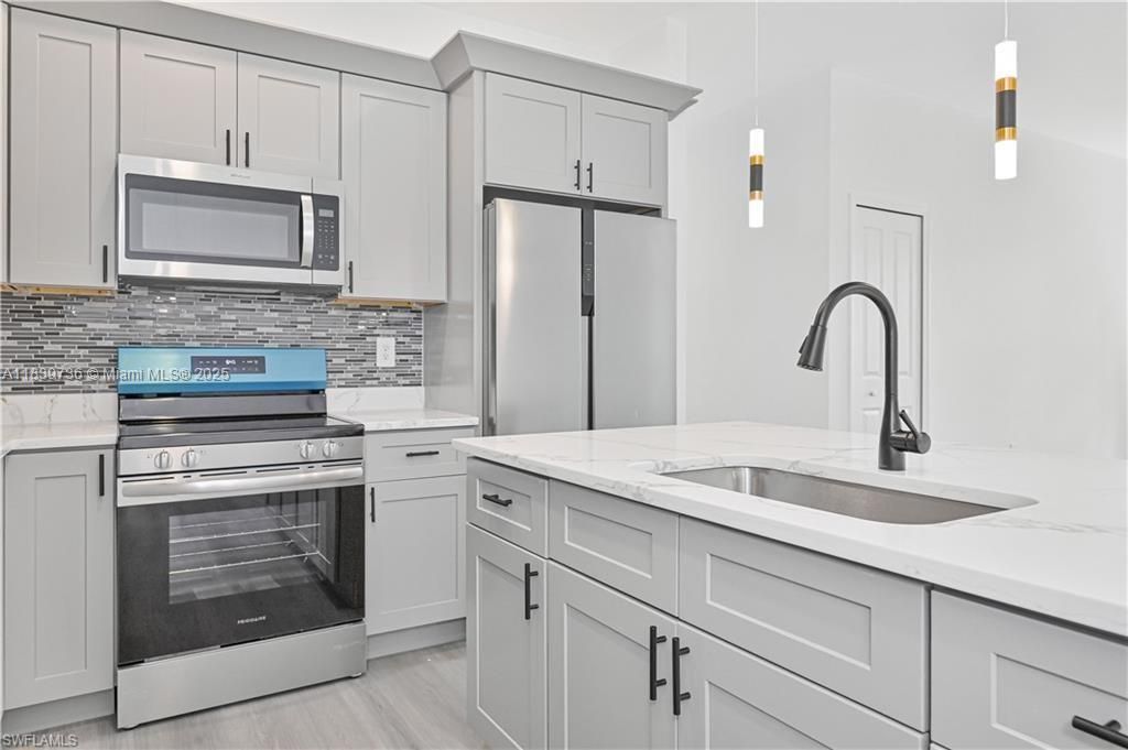 En Venta: $349,000 (4 camas, 2 baños, 0 Pies cuadrados)