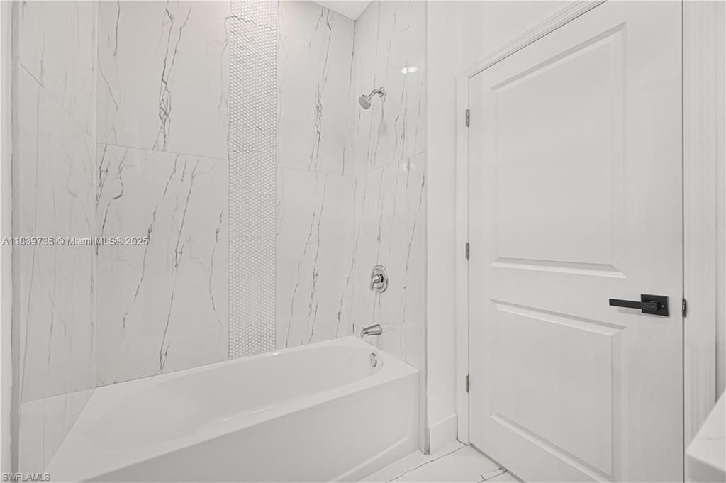 En Venta: $349,000 (4 camas, 2 baños, 0 Pies cuadrados)