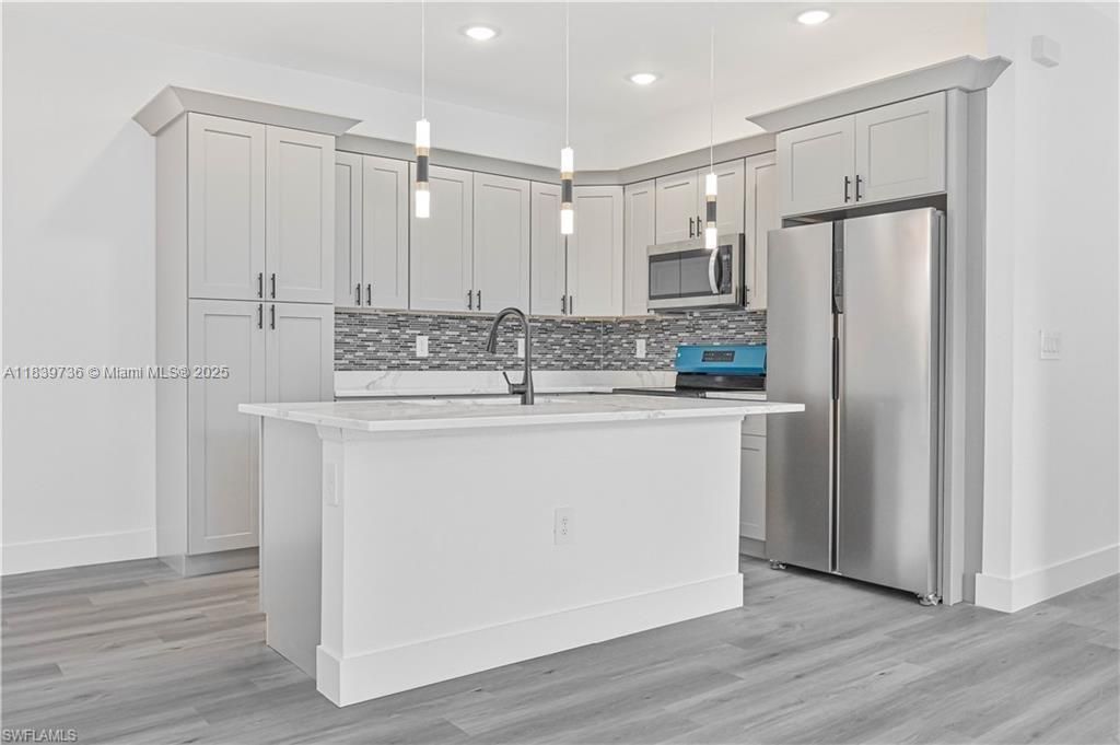 En Venta: $349,000 (4 camas, 2 baños, 0 Pies cuadrados)