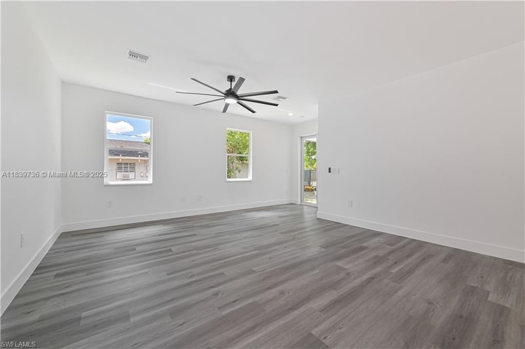 En Venta: $349,000 (4 camas, 2 baños, 0 Pies cuadrados)