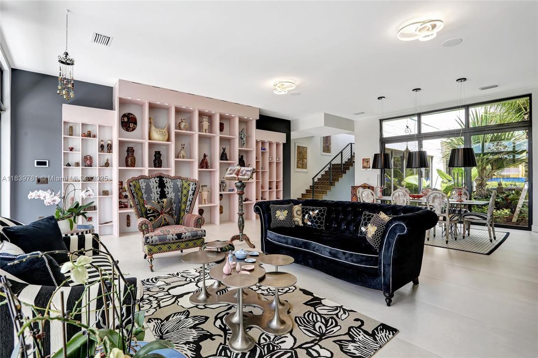 For Rent: $18,500 (5 beds, 6 baths, 7230 Square Feet)