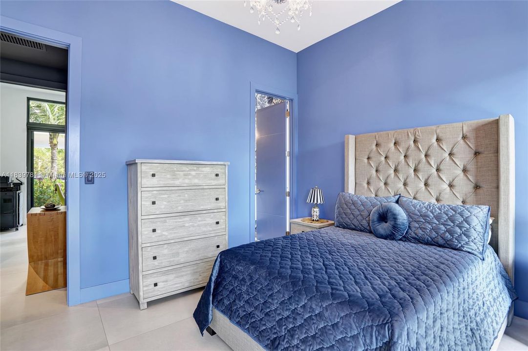 For Rent: $18,500 (5 beds, 6 baths, 7230 Square Feet)