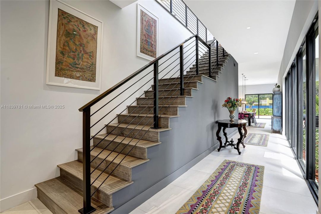 For Rent: $18,500 (5 beds, 6 baths, 7230 Square Feet)