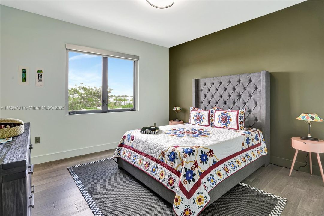 For Rent: $18,500 (5 beds, 6 baths, 7230 Square Feet)