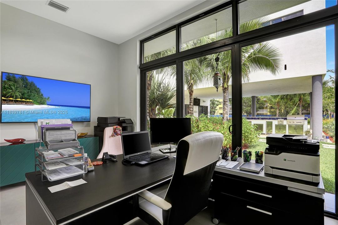 For Rent: $18,500 (5 beds, 6 baths, 7230 Square Feet)