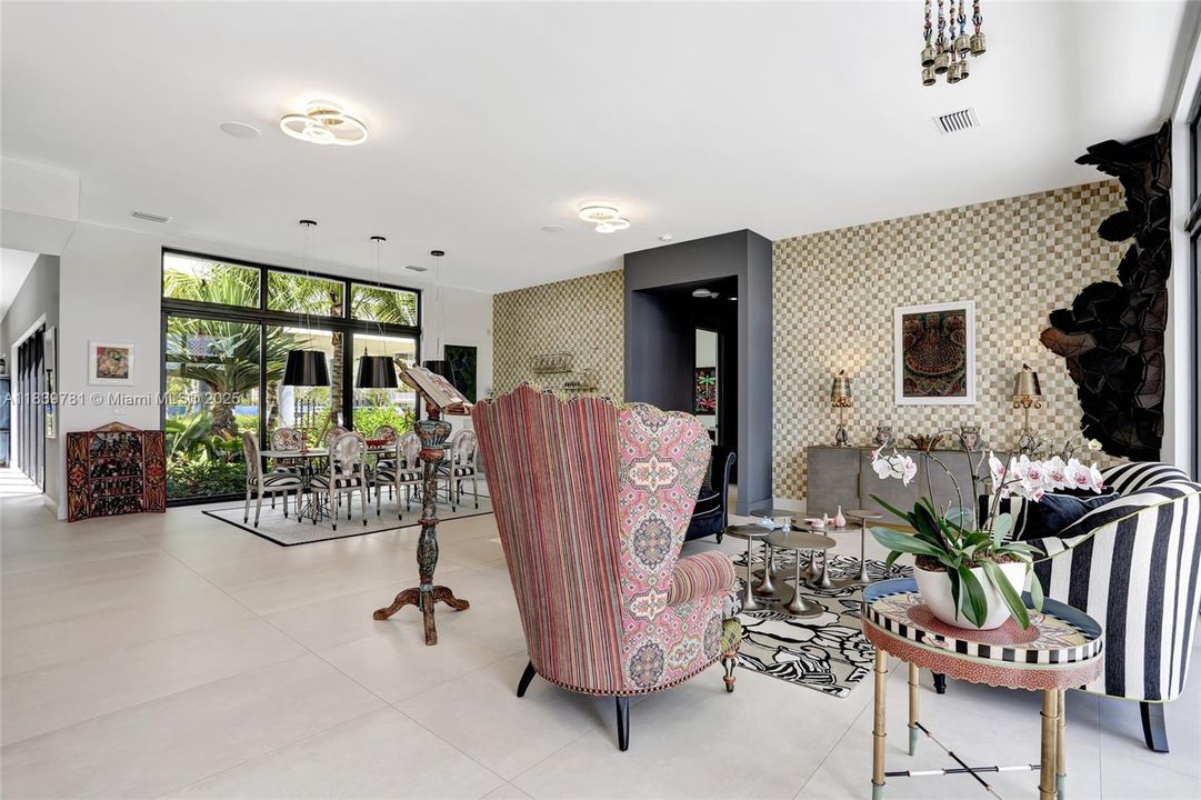 For Rent: $18,500 (5 beds, 6 baths, 7230 Square Feet)