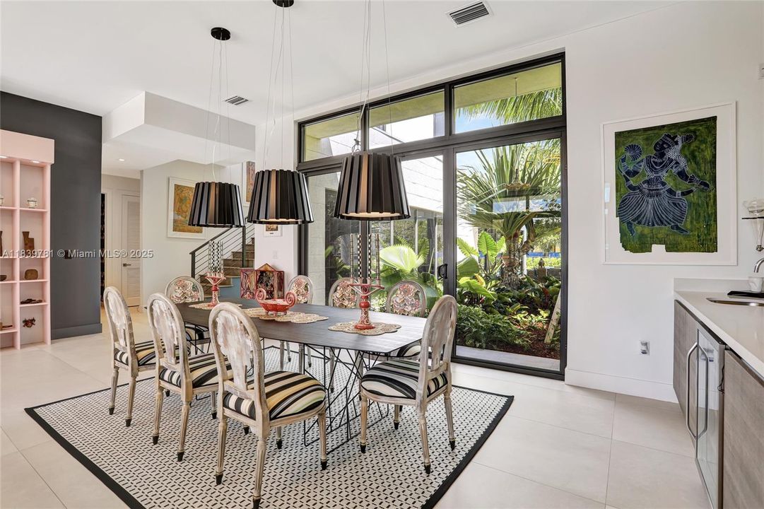 For Rent: $18,500 (5 beds, 6 baths, 7230 Square Feet)