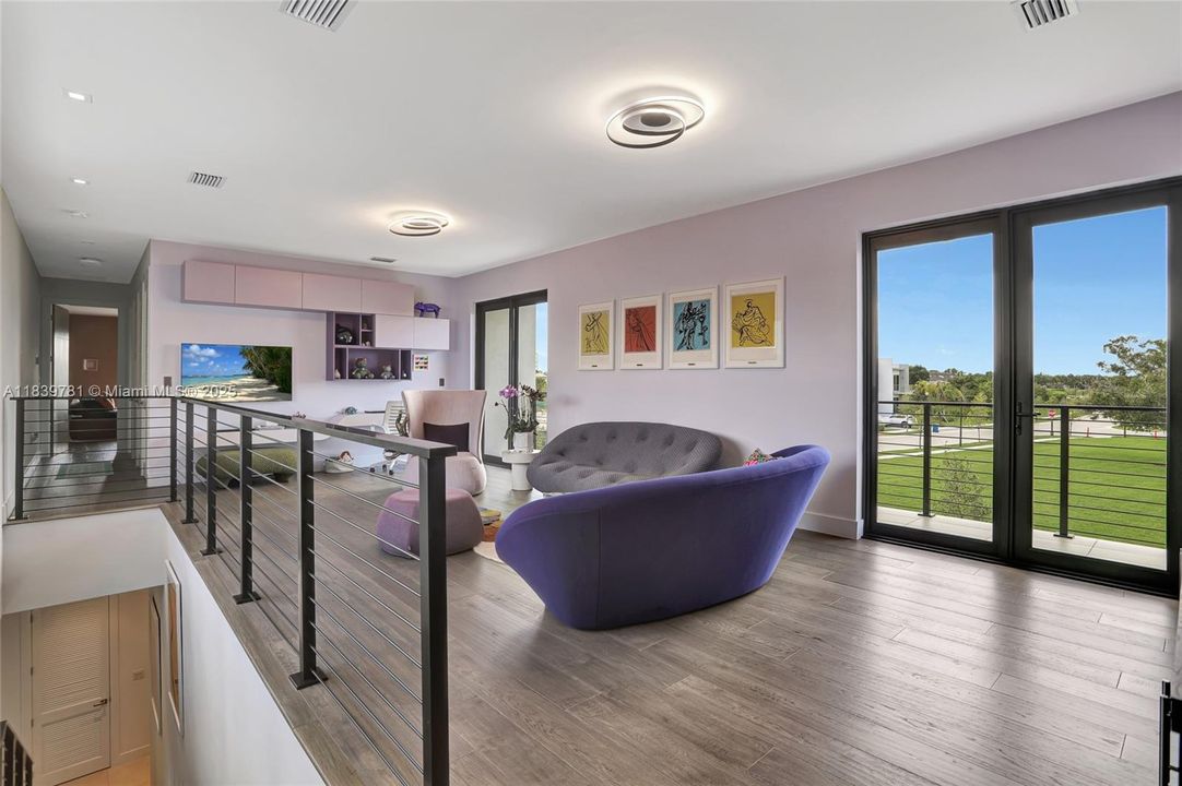 For Rent: $18,500 (5 beds, 6 baths, 7230 Square Feet)